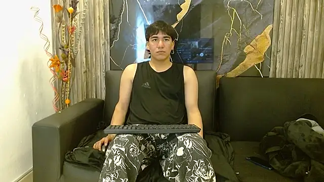 Tommy160920 online show from 11-14-25, 01:37