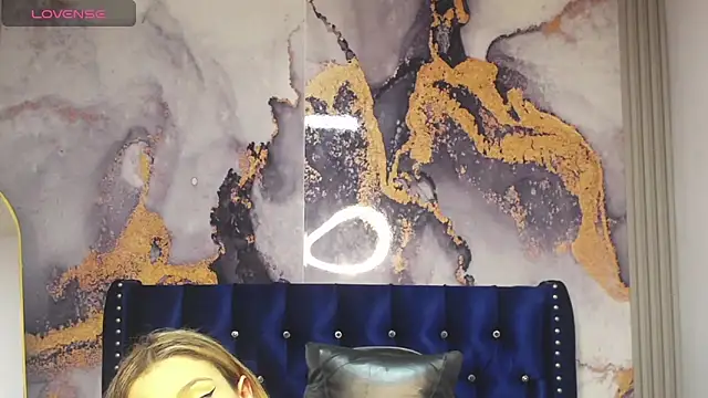 Evy Luxx v online show from 04-15-26, 08:20