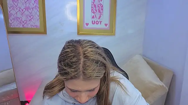 Evy Luxx v online show from 04-11-26, 07:45