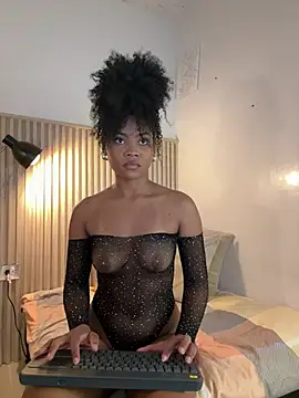 Snapshot of vanestraus chatting on 02-24-26, 07:37 vanestraus online show from 02-24-26, 07:37