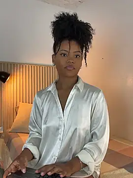 Snapshot of vanestraus chatting on 02-17-26, 08:50 vanestraus online show from 02-17-26, 08:50