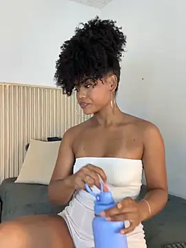 Snapshot of vanestraus chatting on 02-12-26, 08:41 vanestraus online show from 02-12-26, 08:41