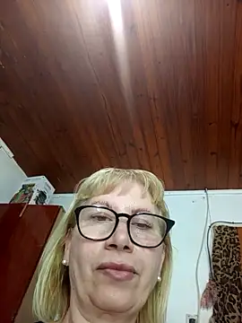 SexyMilf1211 online show from 11-17-25, 01:09