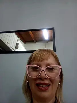 SexyMilf1211 online show from 02-19-26, 01:57