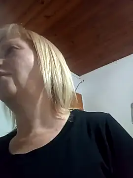 SexyMilf1211 online show from 04-14-26, 03:00