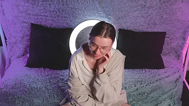 RochelCozzi online show from 12-13-25, 08:04