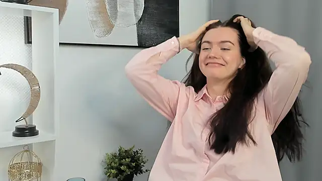 LoraGeraghty online show from 11-14-25, 07:45