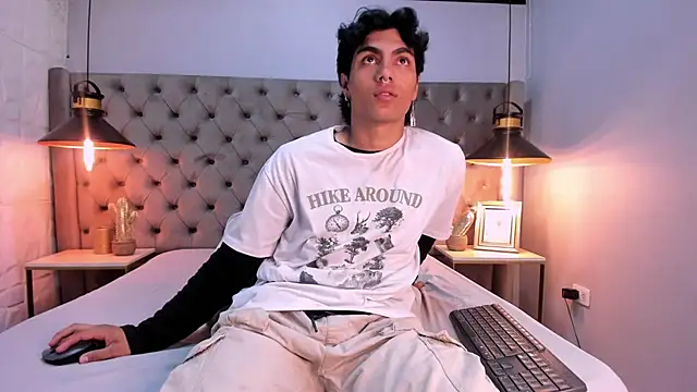 Snapshot of MattFiore chatting on 11-20-25, 11:55 MattFiore online show from 11-20-25, 11:55