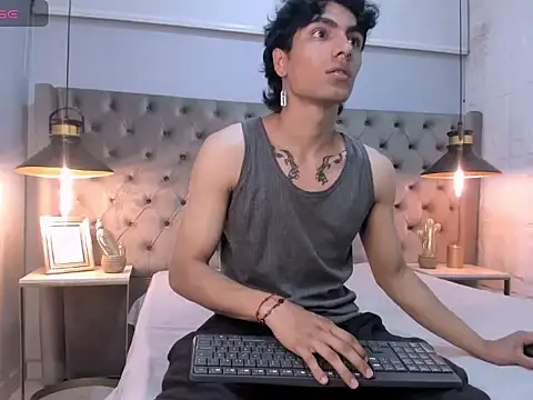 MattFiore online show from 11-24-25, 11:32