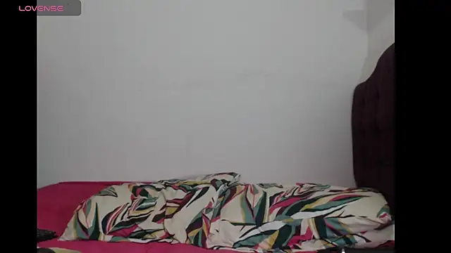 Snapshot of Salma_G1 chatting on 04-24-26, 03:58 Salma G1 online show from 04-24-26, 03:58