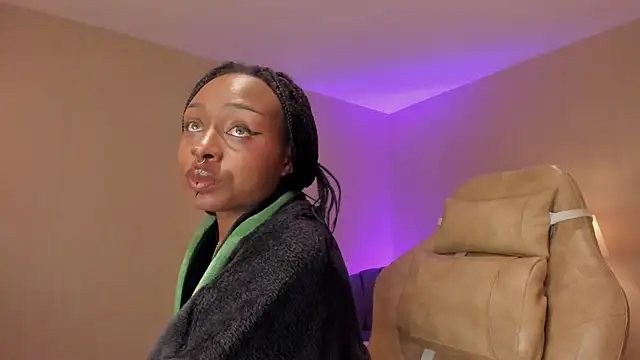 Midnight Bluee online show from 12-13-25, 08:04