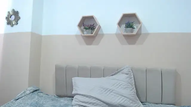 Snapshot of Charlothe_7 chatting on 04-25-26, 04:15 Charlothe 7 online show from 04-25-26, 04:15