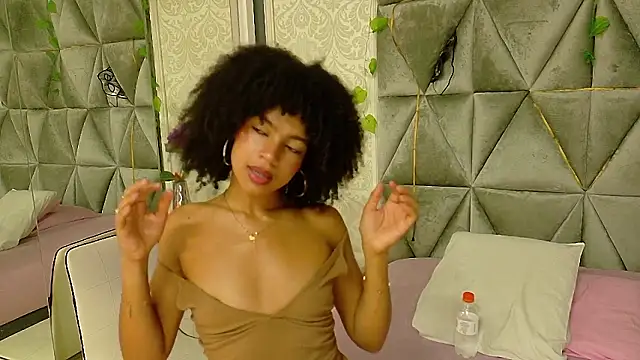 Miaa Grace  online show from 03-10-26, 01:04