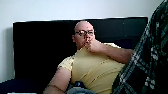 Snapshot of sbeast69 chatting on 11-29-25, 02:06 sbeast69 online show from 11-29-25, 02:06