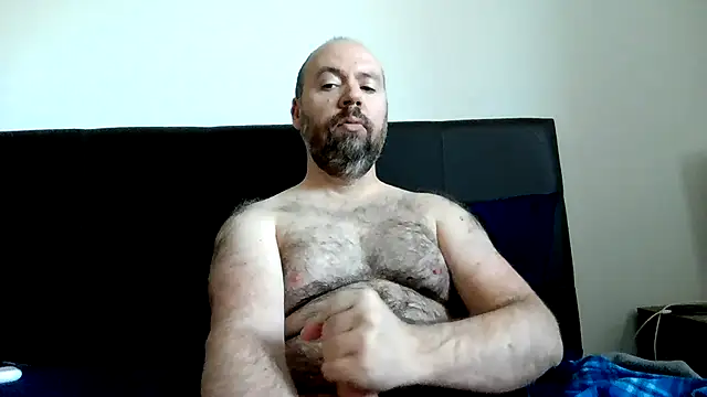 Snapshot of sbeast69 chatting on 11-23-25, 04:17 sbeast69 online show from 11-23-25, 04:17