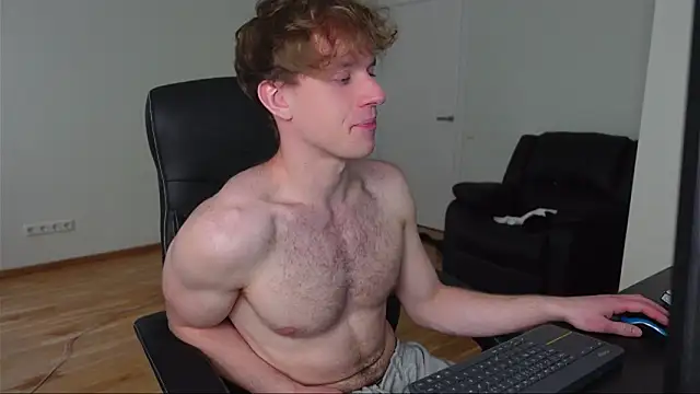 Snapshot of Charles_Dreams chatting on 06-17-26, 03:55 Charles Dreams online show from 06-17-26, 03:55