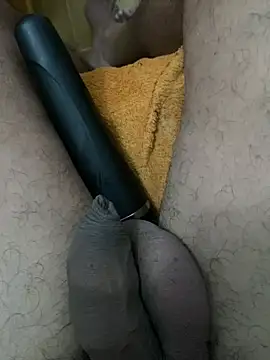 sweetblacky87 online show from 04-12-26, 10:13