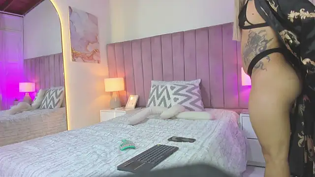 Snapshot of Valentino_moretti chatting on 03-20-26, 11:22 Valentino moretti online show from 03-20-26, 11:22