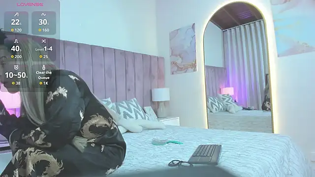 Snapshot of Valentino_moretti chatting on 03-03-26, 11:39 Valentino moretti online show from 03-03-26, 11:39