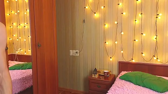 Snapshot of Adrian_Collinss chatting on 11-14-25, 07:50 Adrian Collinss online show from 11-14-25, 07:50