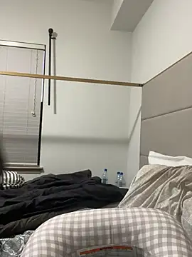 Snapshot of Drekacakez chatting on 12-19-25, 11:45 Drekacakez online show from 12-19-25, 11:45