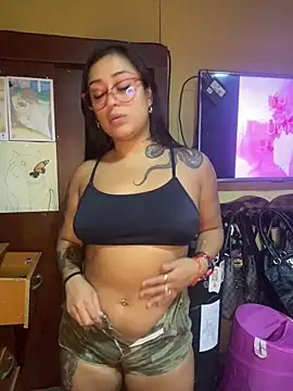 Felinamiau online show from 02-15-26, 04:24