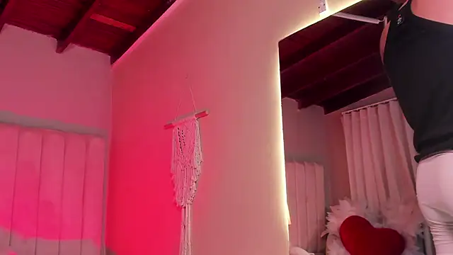 Snapshot of Seab_trooy chatting on 02-20-26, 06:26 Seab trooy online show from 02-20-26, 06:26