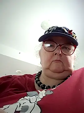 TiguhguhrsRose online show from 01-12-26, 05:09