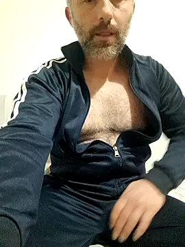 Snapshot of pevalf chatting on 11-13-25, 10:13 pevalf online show from 11-13-25, 10:13