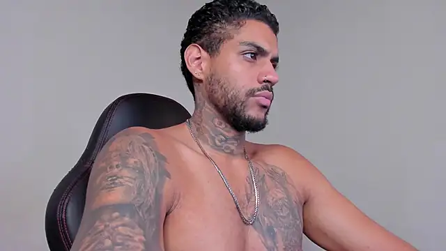 LuigiVitale 1 online show from 12-01-25, 02:07