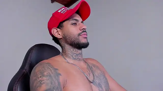 LuigiVitale 1 online show from 12-05-25, 01:16