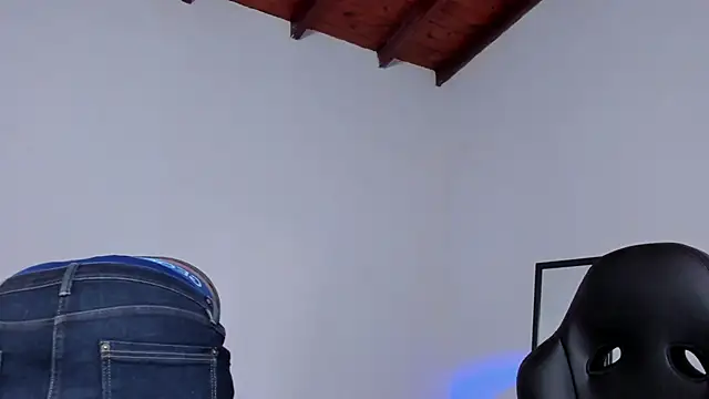 LuigiVitale 1 online show from 03-21-26, 01:07