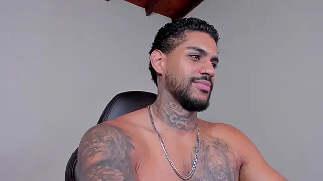 LuigiVitale 1 online show from 12-18-25, 03:11