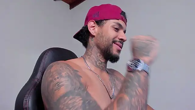 LuigiVitale 1 online show from 03-06-26, 01:11