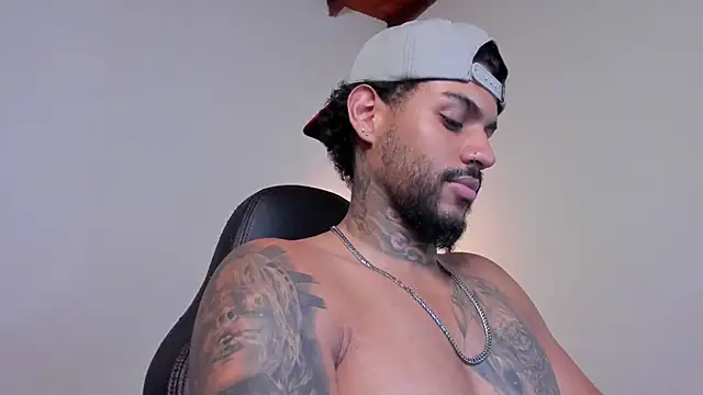 LuigiVitale 1 online show from 02-19-26, 01:46