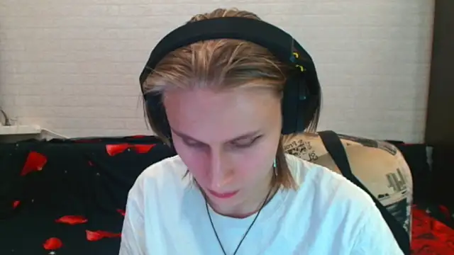 Snapshot of VerucaHalston chatting on 11-20-25, 01:34 VerucaHalston online show from 11-20-25, 01:34