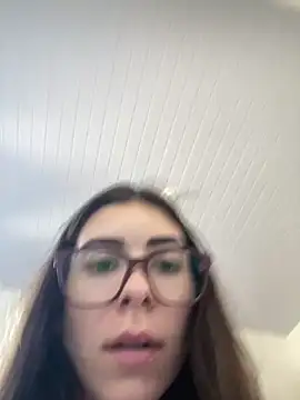 Snapshot of fer-nanda chatting on 04-19-26, 07:16 fer-nanda online show from 04-19-26, 07:16