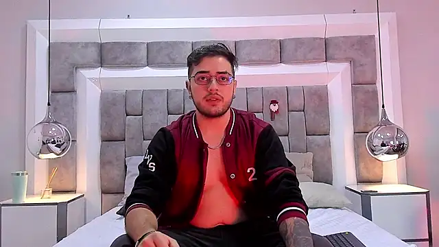 Ethan Greys online show from 11-19-25, 03:50