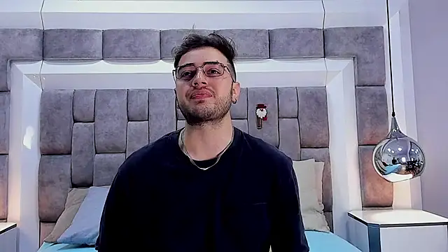 Ethan Greys online show from 11-17-25, 03:54