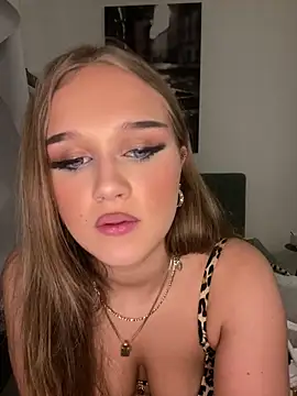 Hannah-2007 online show from 04-12-26, 04:10