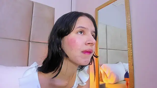 angelaG1 online show from 11-22-25, 08:18