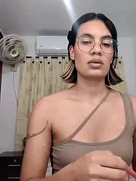 Snapshot of Mia_saaenz chatting on 11-19-25, 08:09 Mia saaenz online show from 11-19-25, 08:09