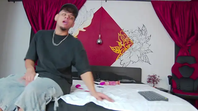 Kamie SebasDolce online show from 12-15-25, 12:22