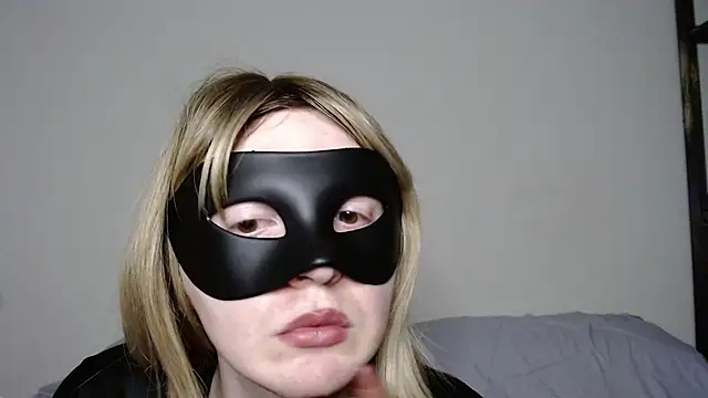 Snapshot of shytyler chatting on 11-18-25, 06:33 shytyler online show from 11-18-25, 06:33