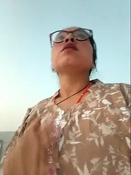 Snapshot of Jankisinghji chatting on 02-11-26, 01:11 Jankisinghji online show from 02-11-26, 01:11