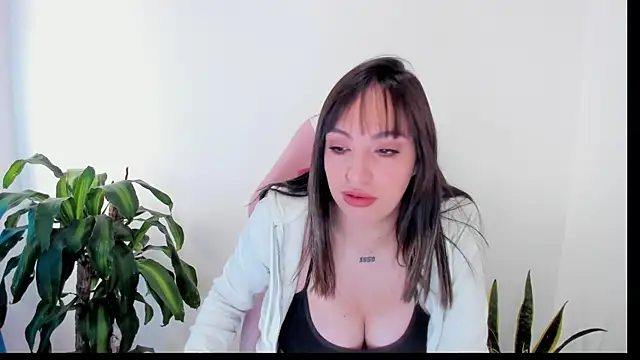 Snapshot of SOFIA_SWEETT22 chatting on 11-14-25, 05:05 SOFIA SWEETT22 online show from 11-14-25, 05:05