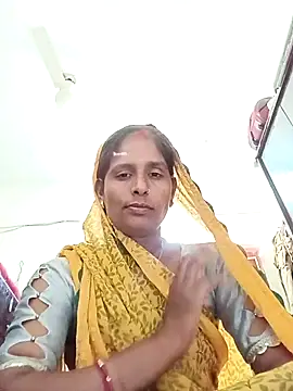 Snapshot of Pirvesh_singh chatting on 11-15-25, 06:39 Pirvesh singh online show from 11-15-25, 06:39