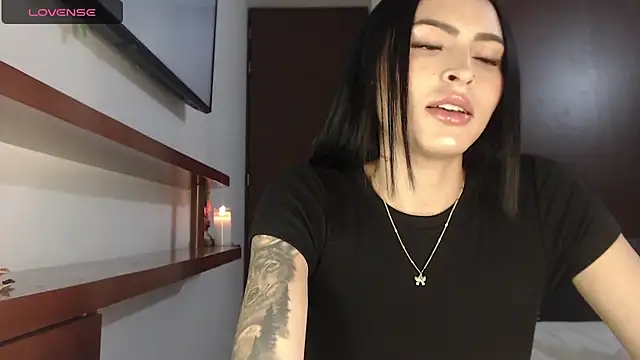 Linda  fiore online show from 03-04-26, 03:25