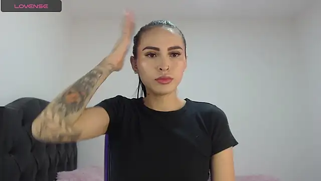 Linda  fiore online show from 12-16-25, 10:47