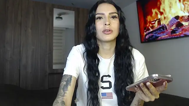 Linda  fiore online show from 04-24-26, 03:41